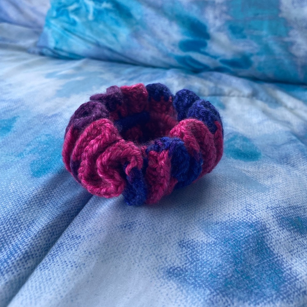 Crochet Scrunchie - Picture 3 of 5